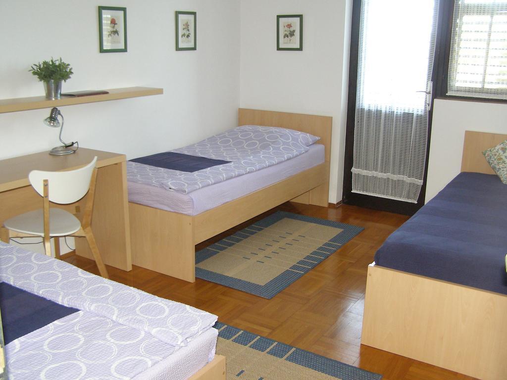 Apartments Dunoti Krk Town Pokoj fotografie